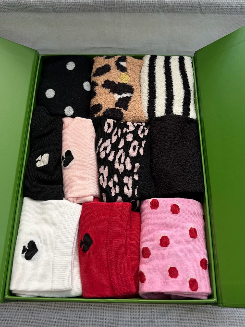 kate spade sock gift box set of 10 pairs of assorted socks - solids & patterns. - Picture 2 of 7
